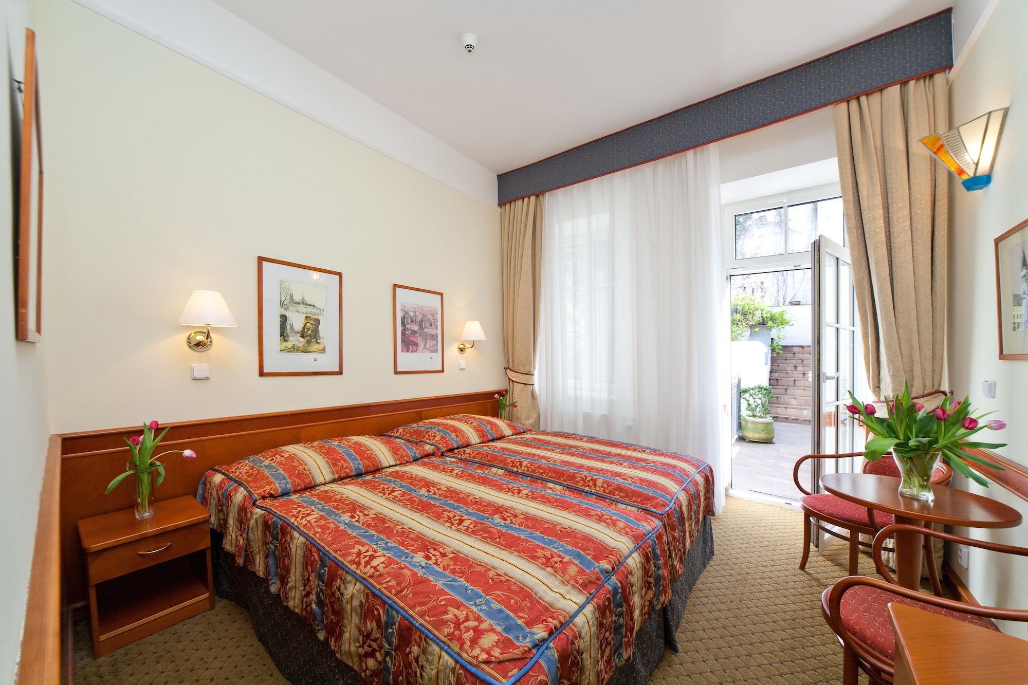 Boutique Hotel 16 Прага Экстерьер фото