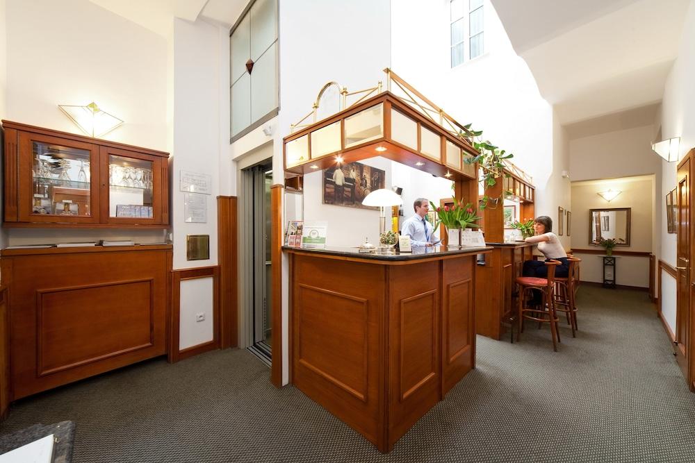 Boutique Hotel 16 Прага Экстерьер фото