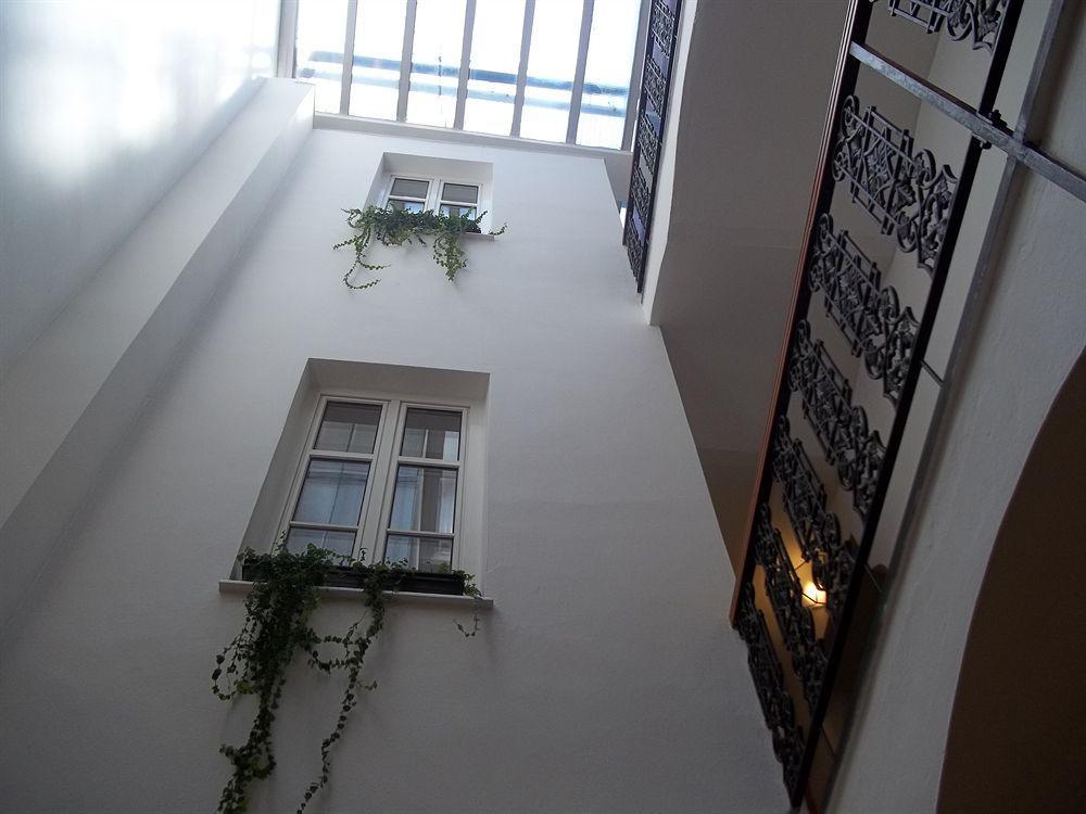 Boutique Hotel 16 Прага Экстерьер фото
