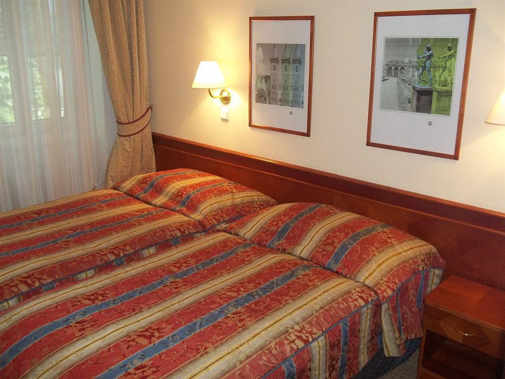Boutique Hotel 16 Прага Экстерьер фото