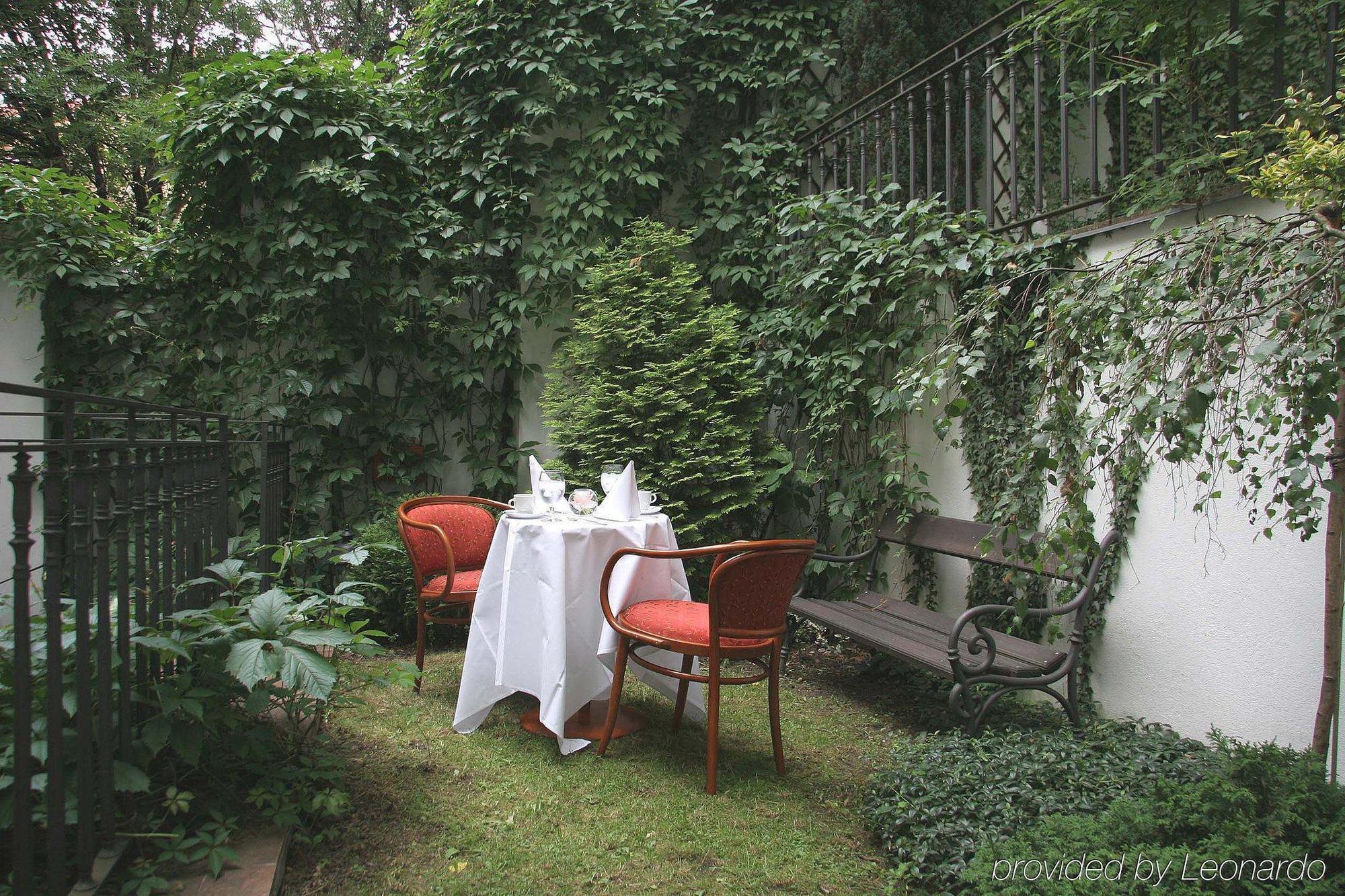 Boutique Hotel 16 Прага Экстерьер фото