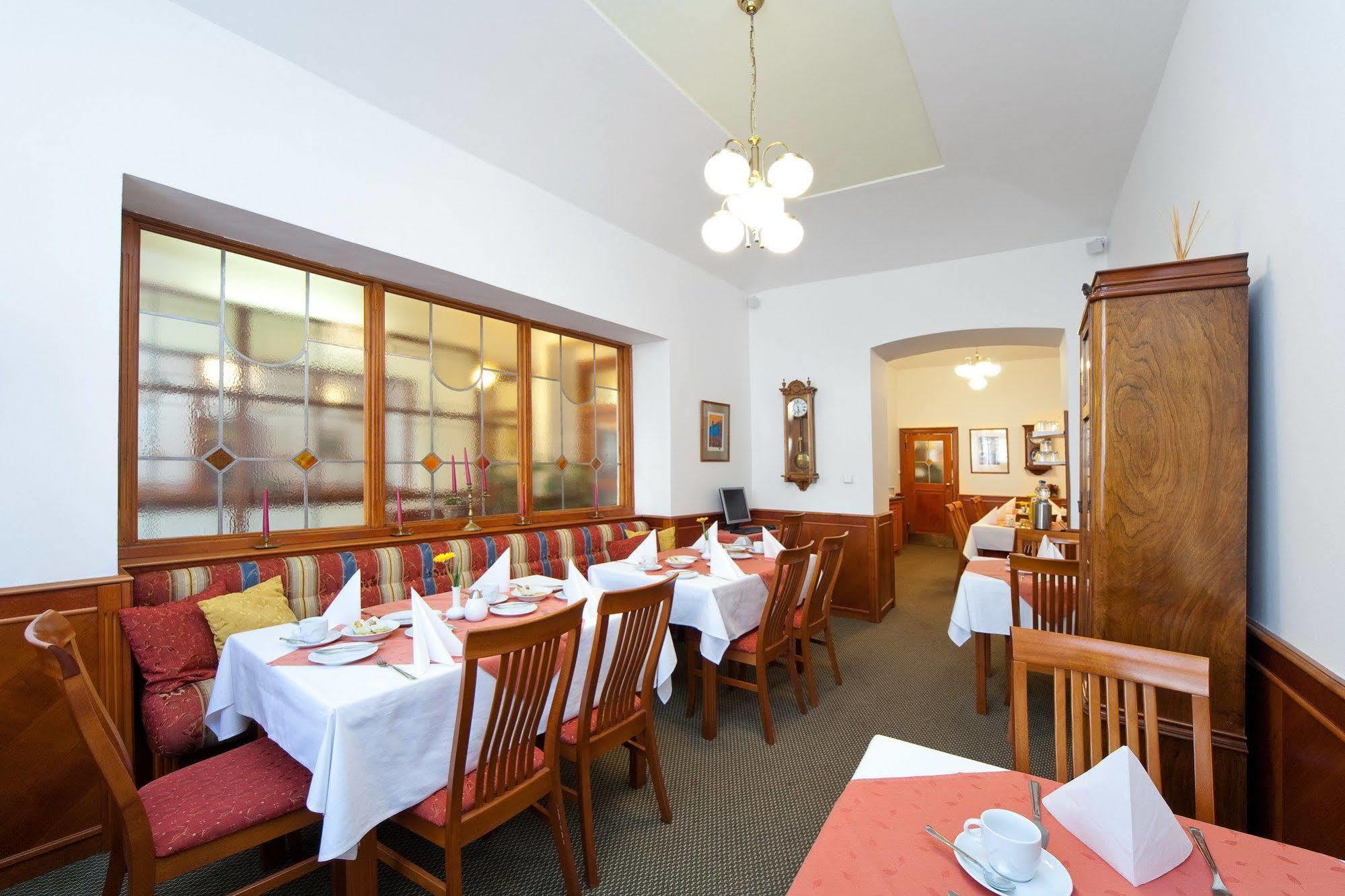 Boutique Hotel 16 Прага Экстерьер фото