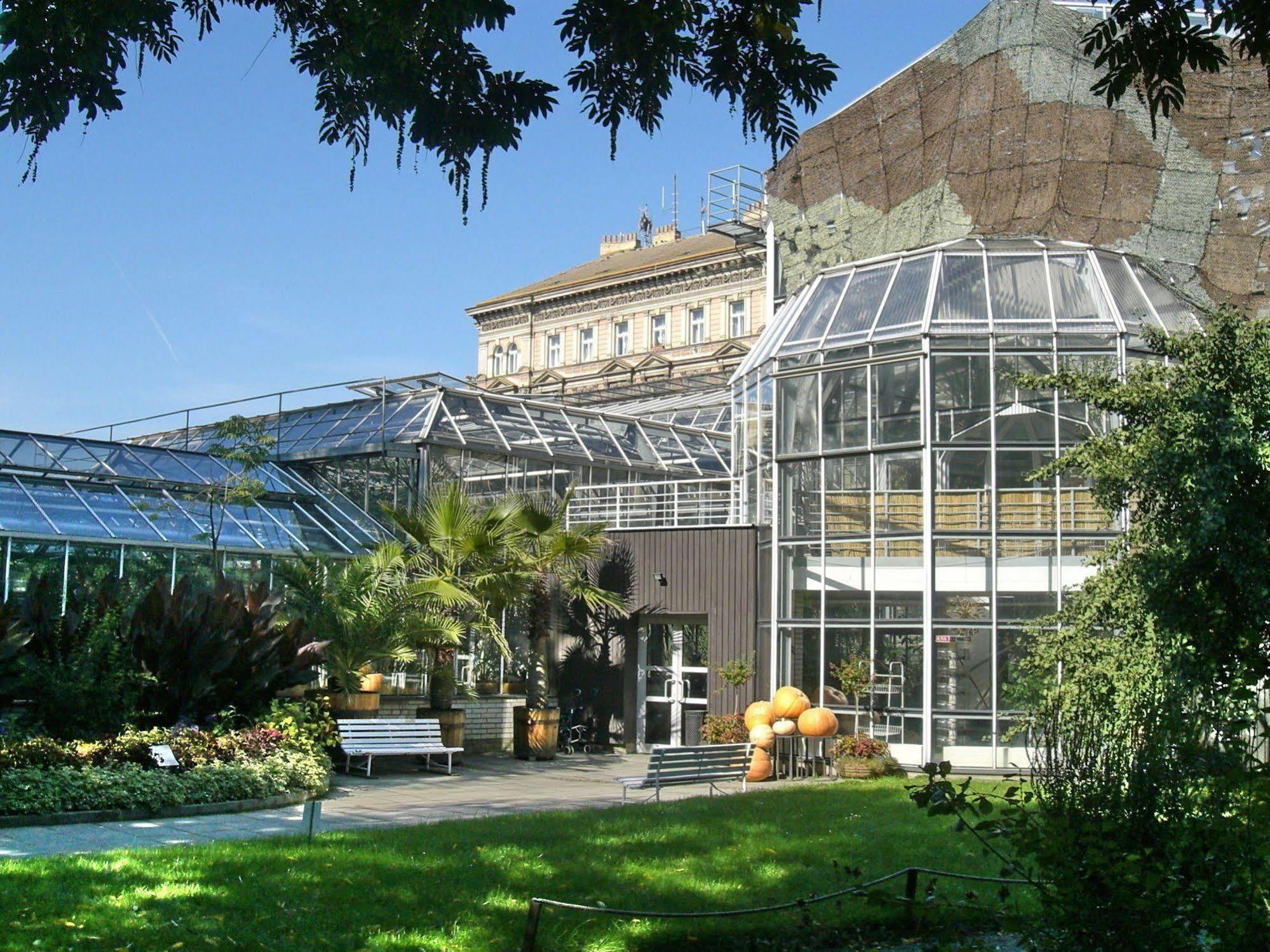 Boutique Hotel 16 Прага Экстерьер фото