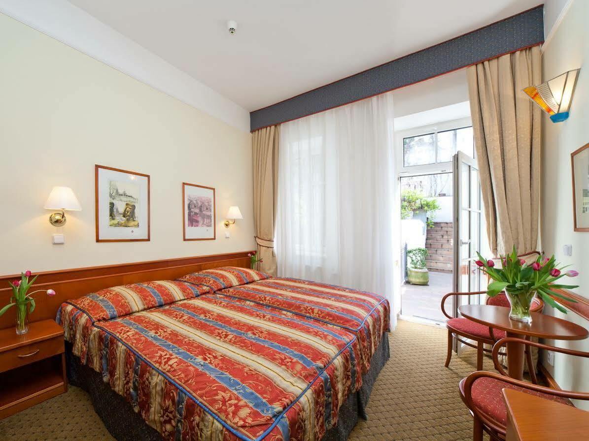 Boutique Hotel 16 Прага Экстерьер фото