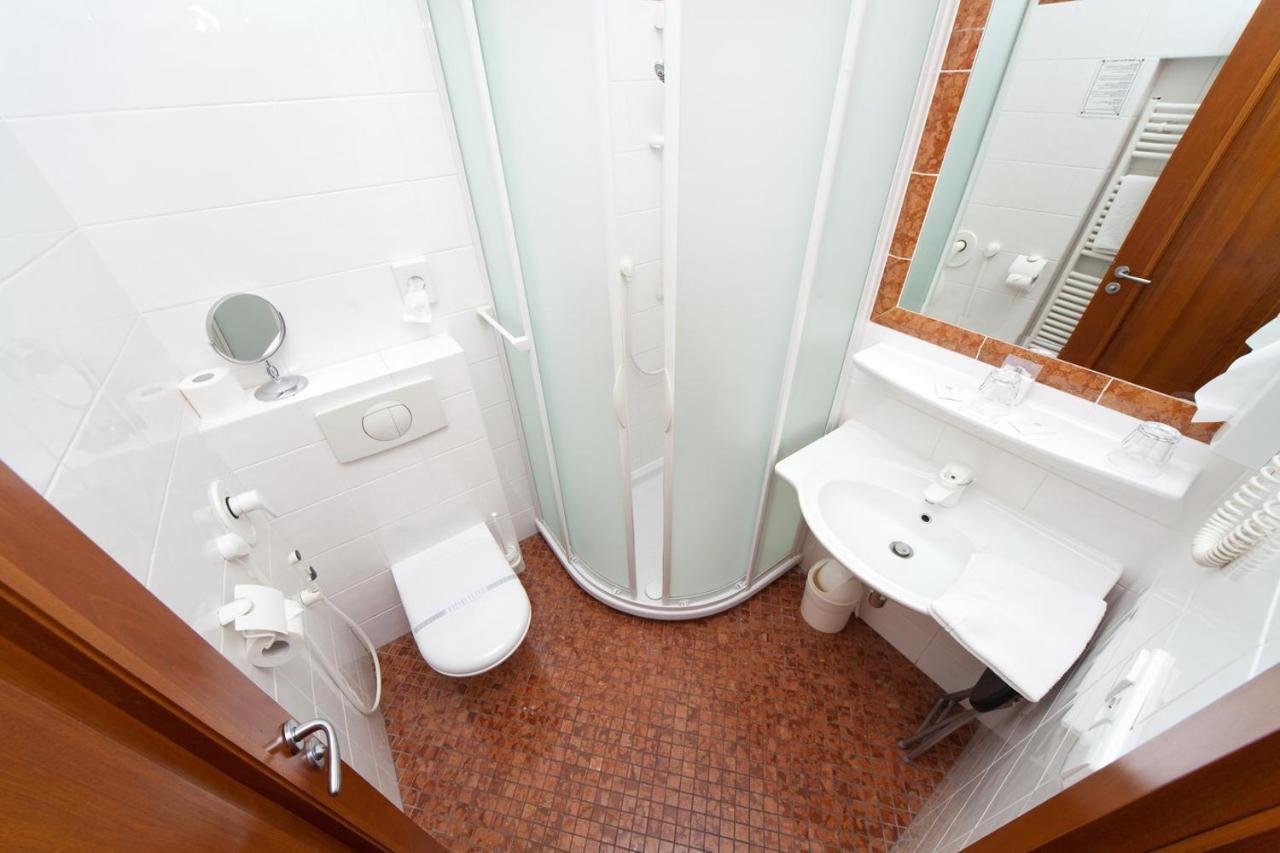 Boutique Hotel 16 Прага Экстерьер фото